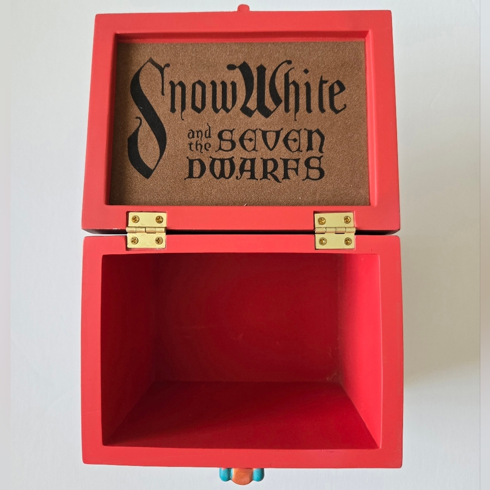 Red Snow White 85th Anniversary Disney Rerelease Replica Jewelry Box